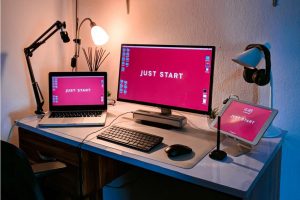 Ways to use old laptop as monitor
